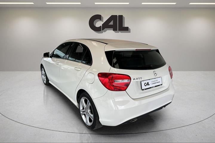 Hvid Mercedes A200 fra 2013