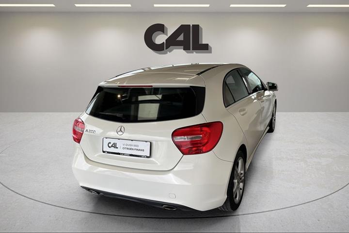 Hvid Mercedes A200 fra 2013