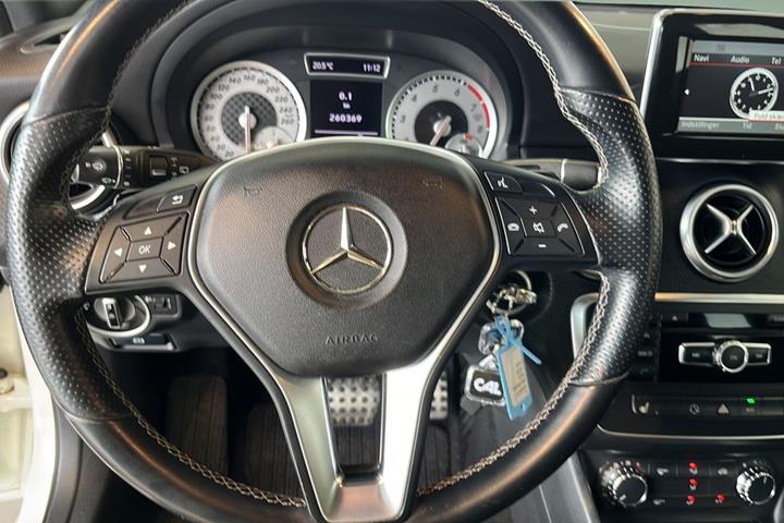 Hvid Mercedes A200 fra 2013