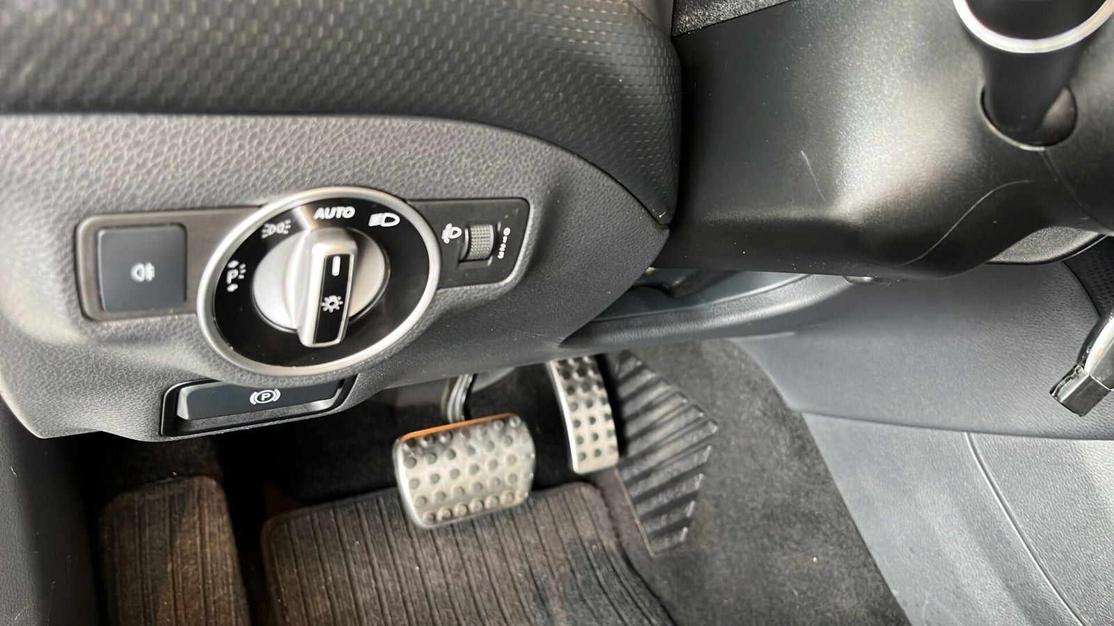 Hvid Mercedes A200 fra 2013