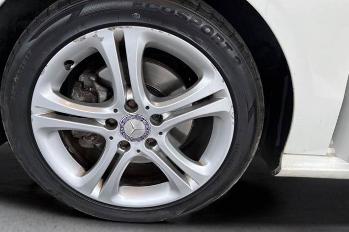 Hvid Mercedes A200 fra 2013