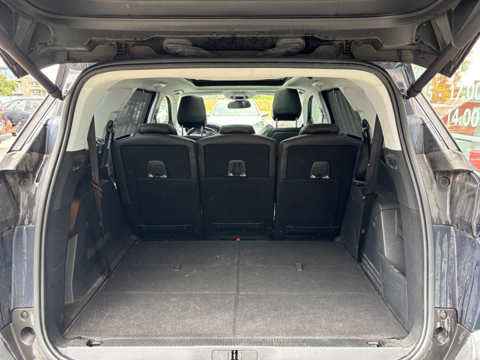 Blå Peugeot 5008 fra 2018
