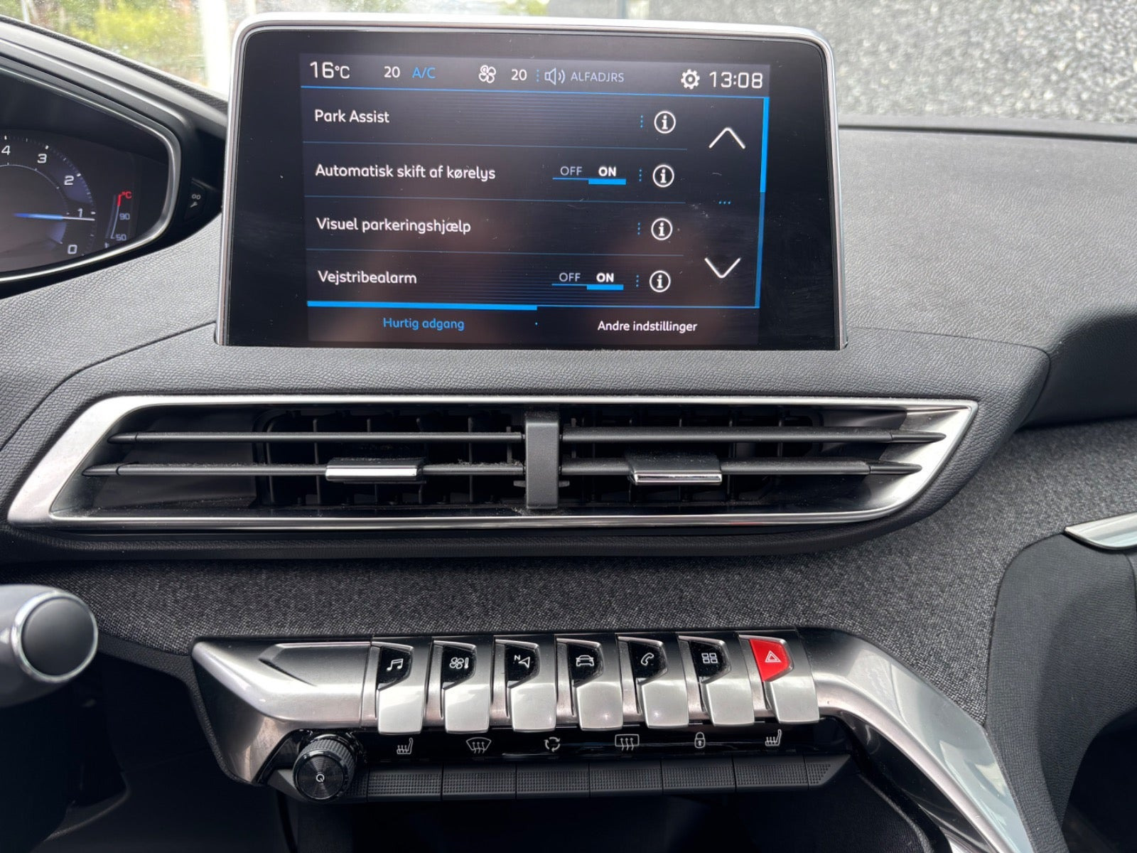 Blå Peugeot 5008 fra 2018