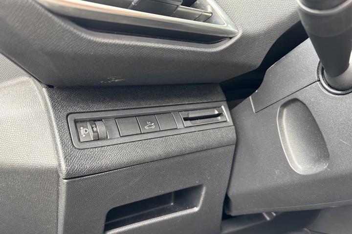 Blå Peugeot 5008 fra 2018