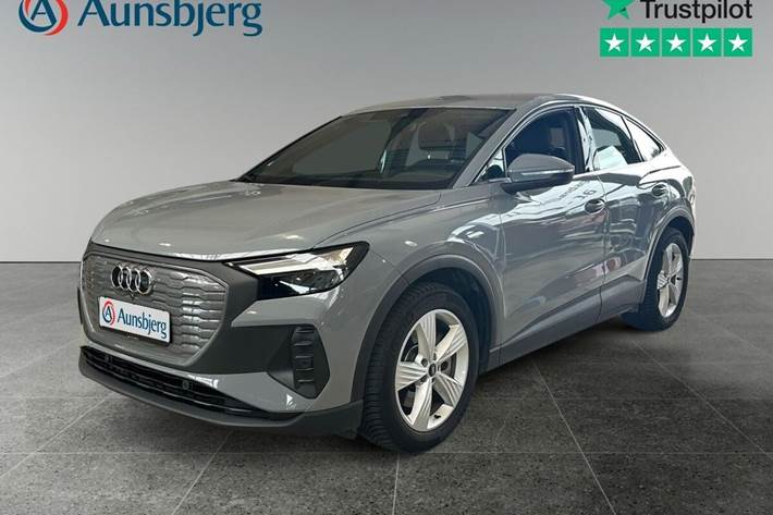 Grå Audi Q4 e-tron fra 2022