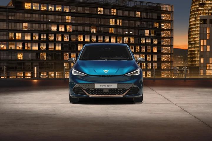 Blå Cupra Born fra 2022