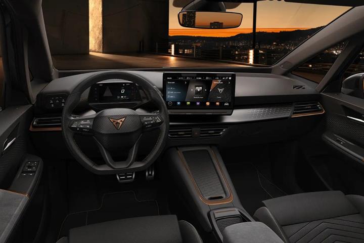 Blå Cupra Born fra 2022