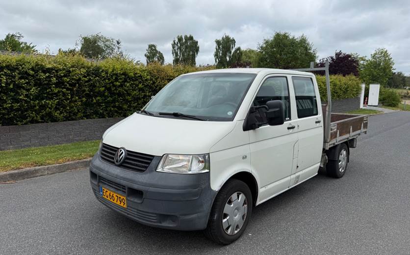 VW Transporter 2,5 TDi 130 Mandskabsvogn