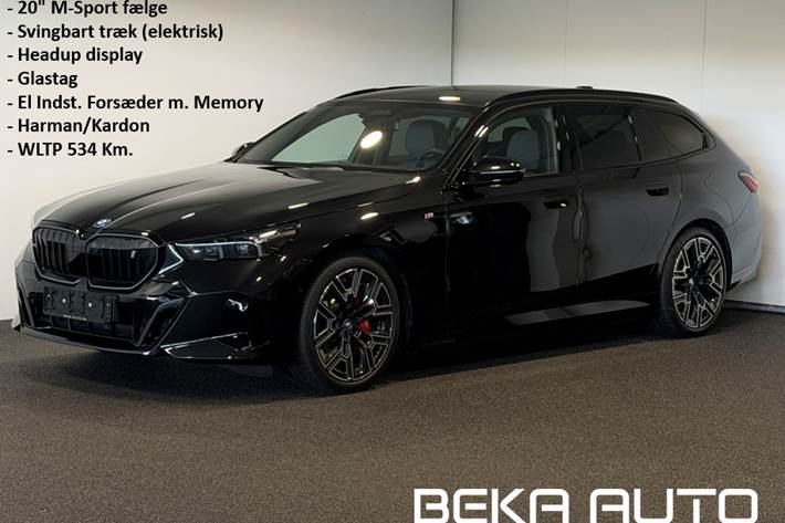 Sort BMW i5 fra 2024 set udefra