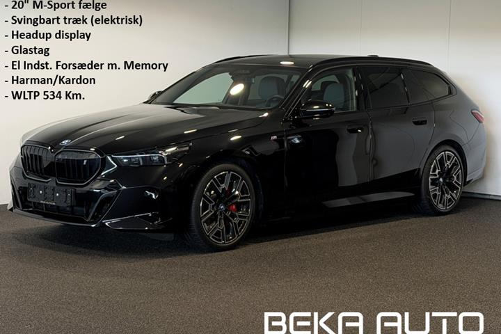 Sort BMW i5 fra 2024 set udefra