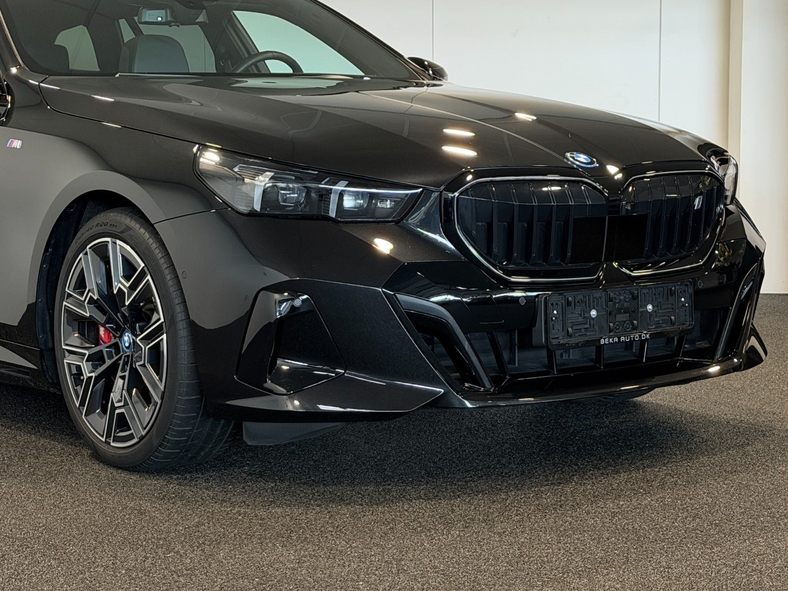 Sort BMW i5 fra 2024