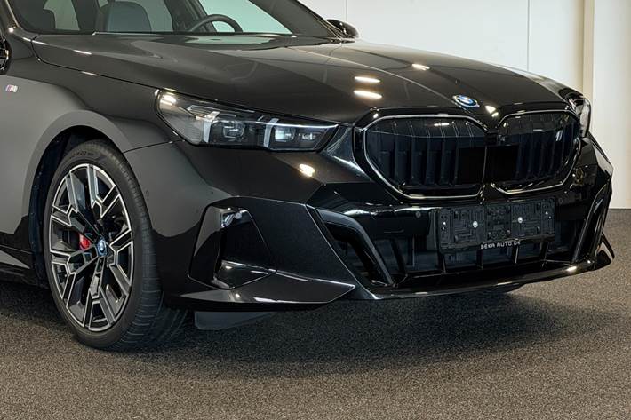 Sort BMW i5 fra 2024