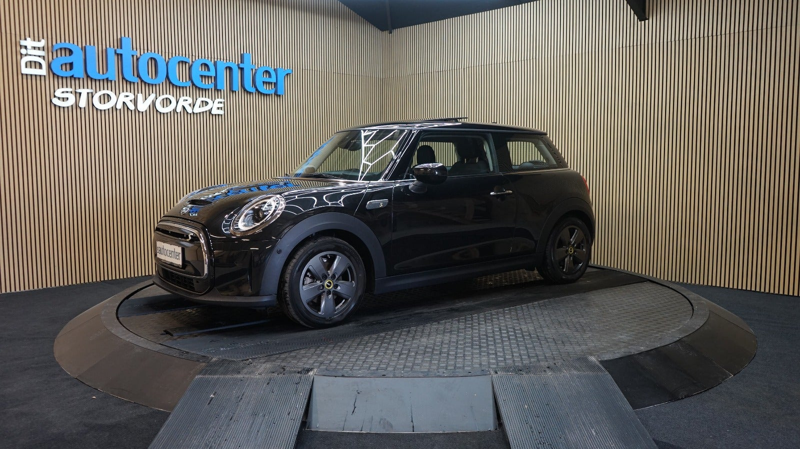 Sort Mini Cooper SE fra 2023