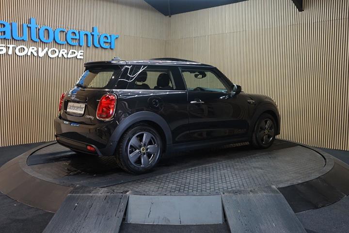 Sort Mini Cooper SE fra 2023