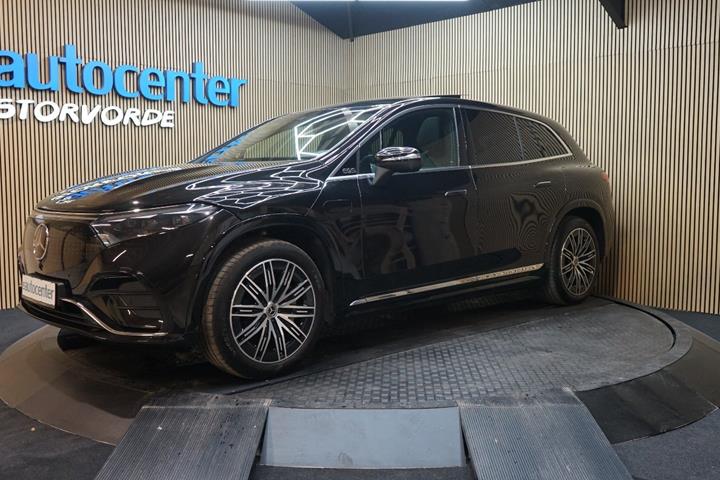 Sort Mercedes EQS450+ SUV fra 2023