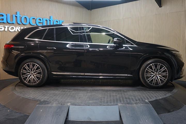 Sort Mercedes EQS450+ SUV fra 2023