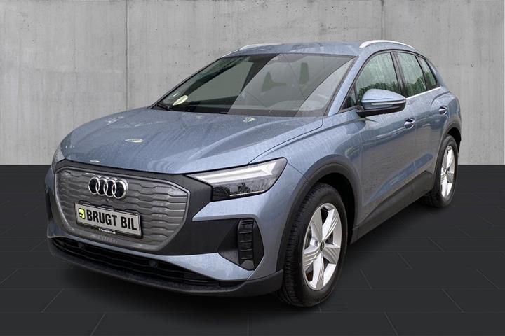Grå Audi Q4 e-tron fra 2024 set udefra