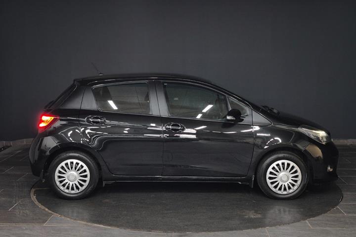 Sort Toyota Yaris fra 2015