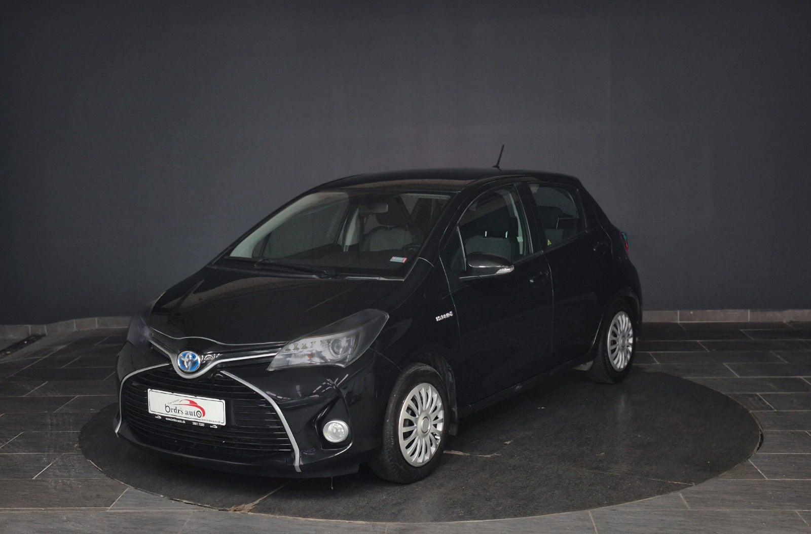Sort Toyota Yaris fra 2015