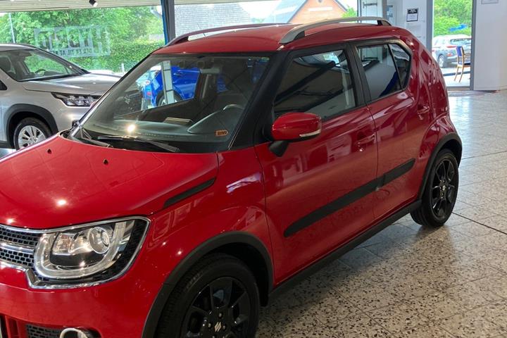 Rød Suzuki Ignis fra 2020 set udefra