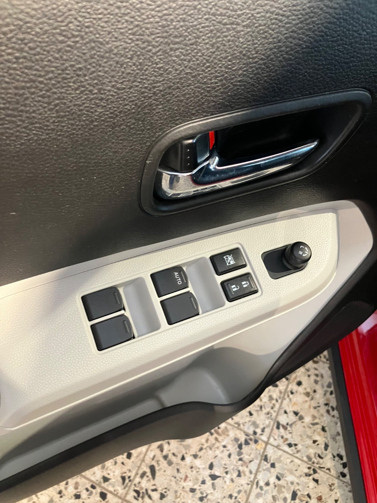 Rød Suzuki Ignis fra 2020