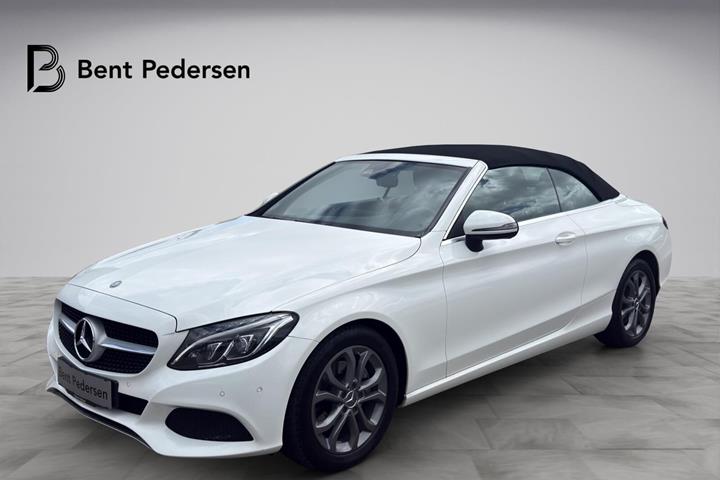 Hvid Mercedes C220 d fra 2018 set udefra