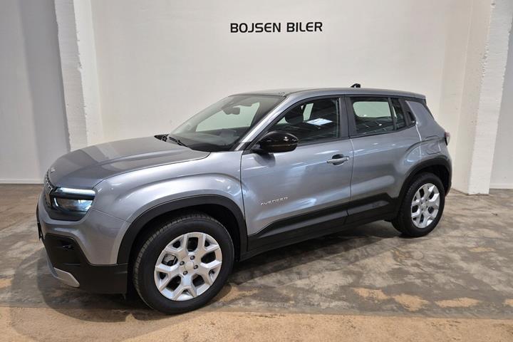 Grå Jeep Avenger fra 2025 set udefra