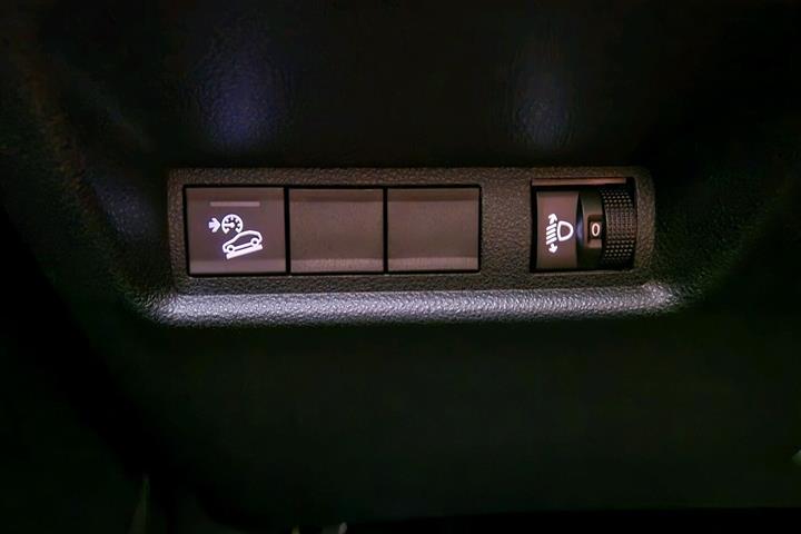 Grå Jeep Avenger fra 2025