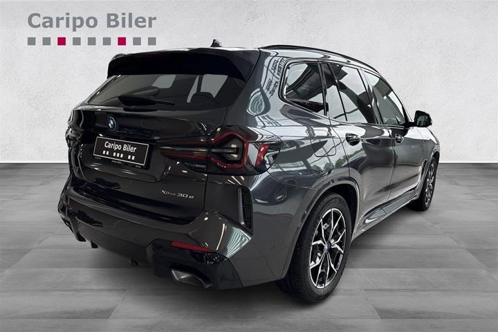 Grå BMW X3 fra 2023