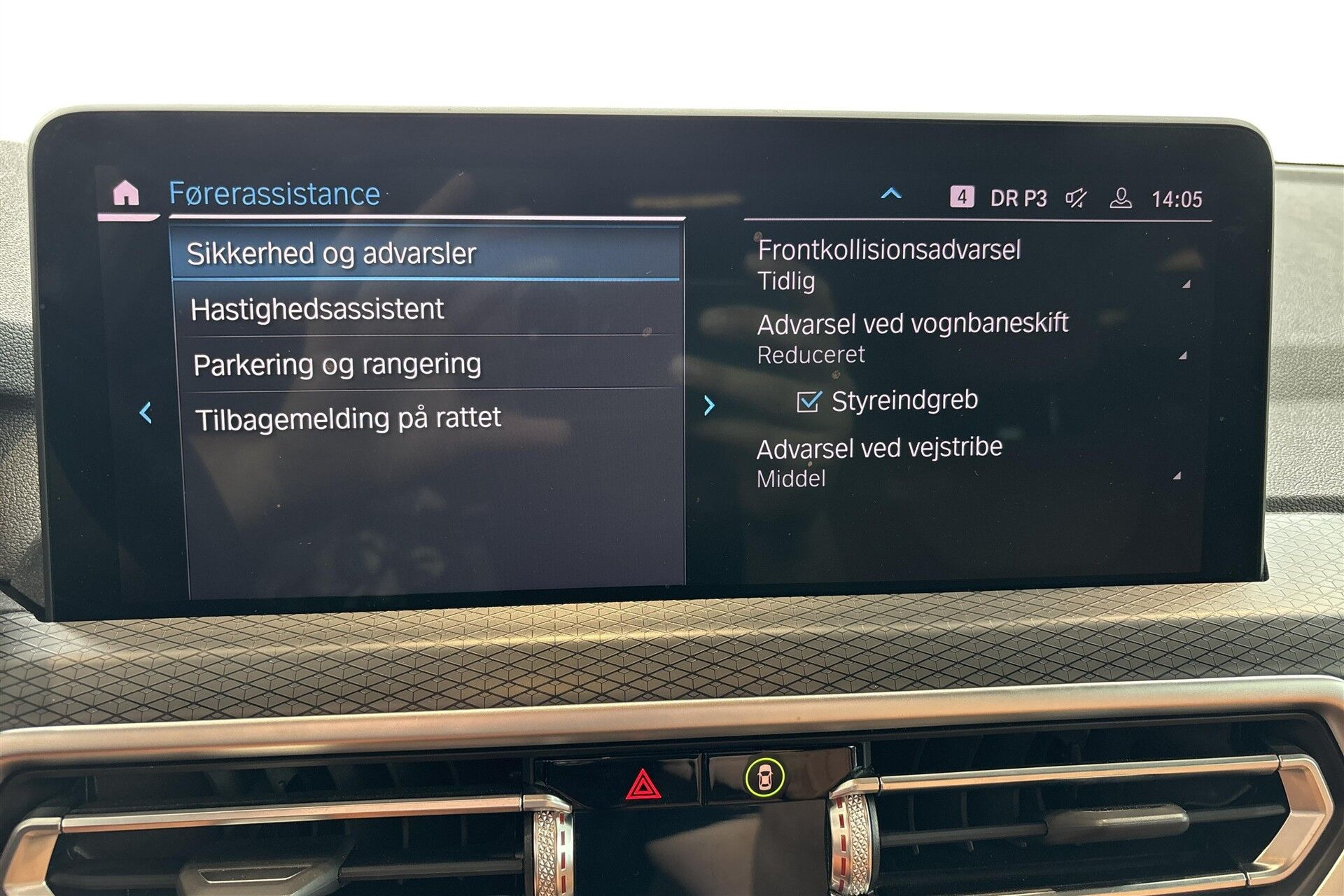 Grå BMW X3 fra 2023