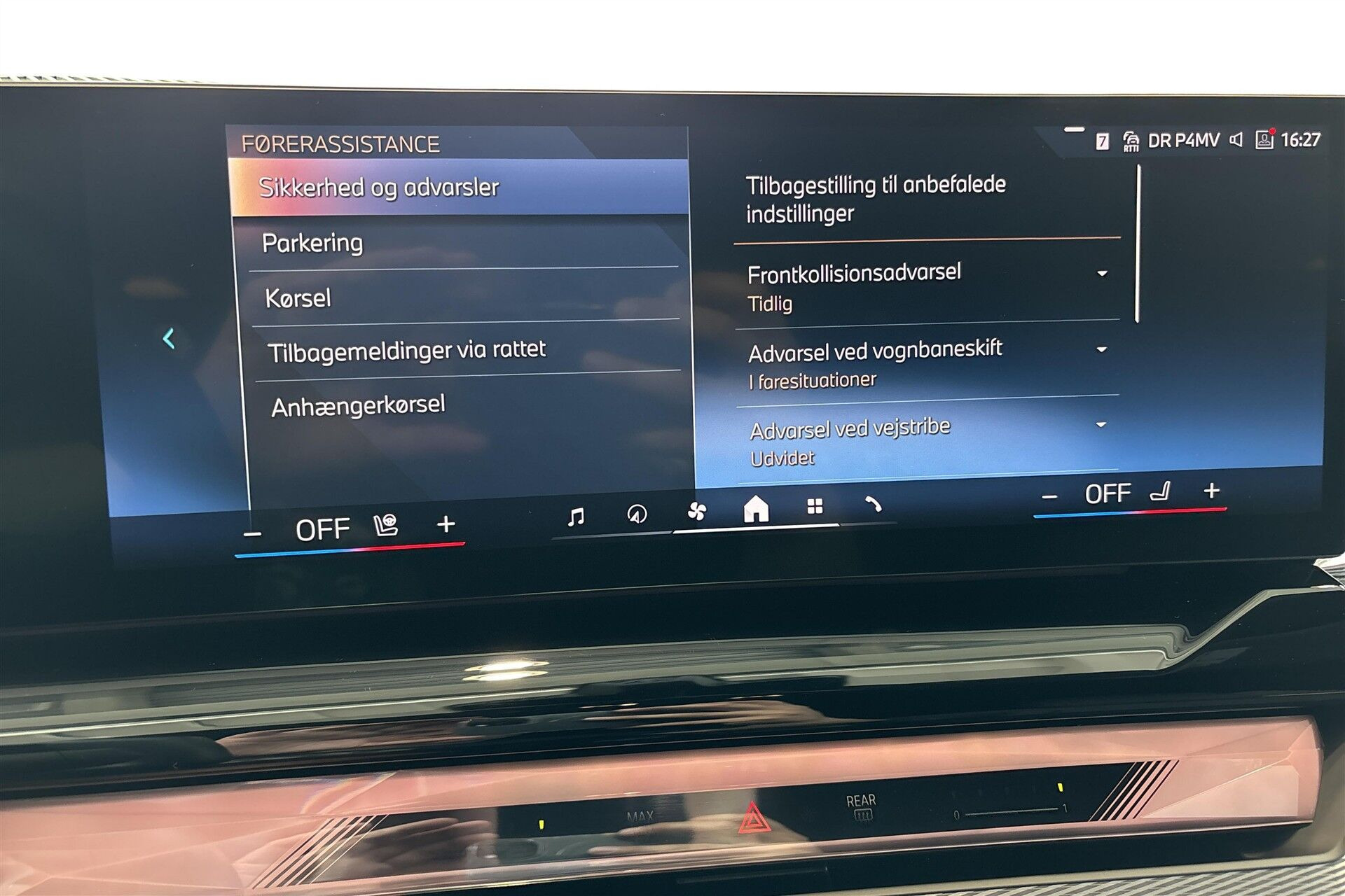 Grå BMW i5 fra 2025