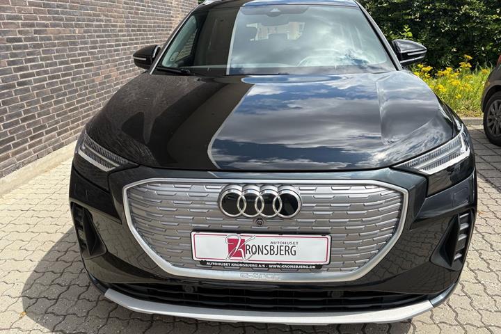 Sort Audi Q4 fra 2024