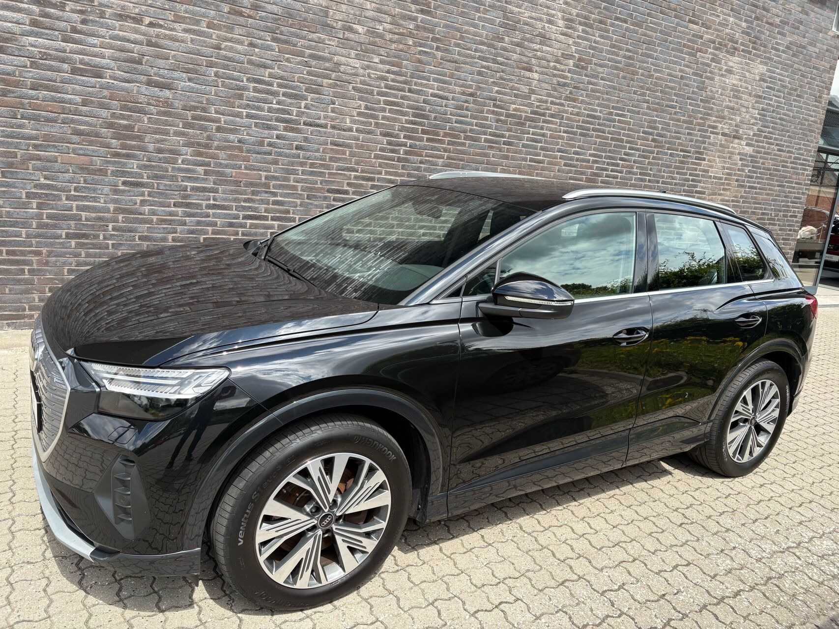 Sort Audi Q4 fra 2024
