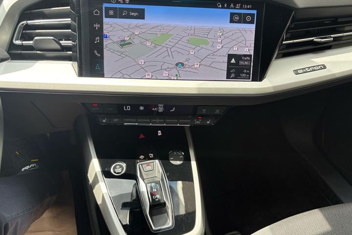 Sort Audi Q4 fra 2024