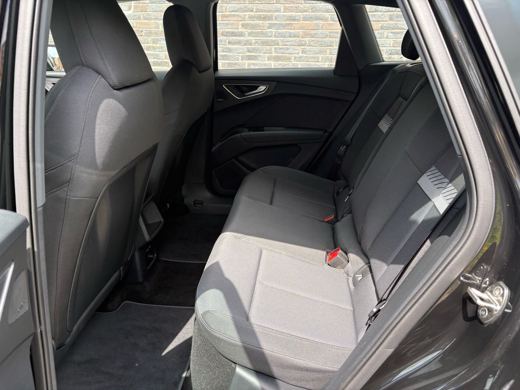 Sort Audi Q4 fra 2024