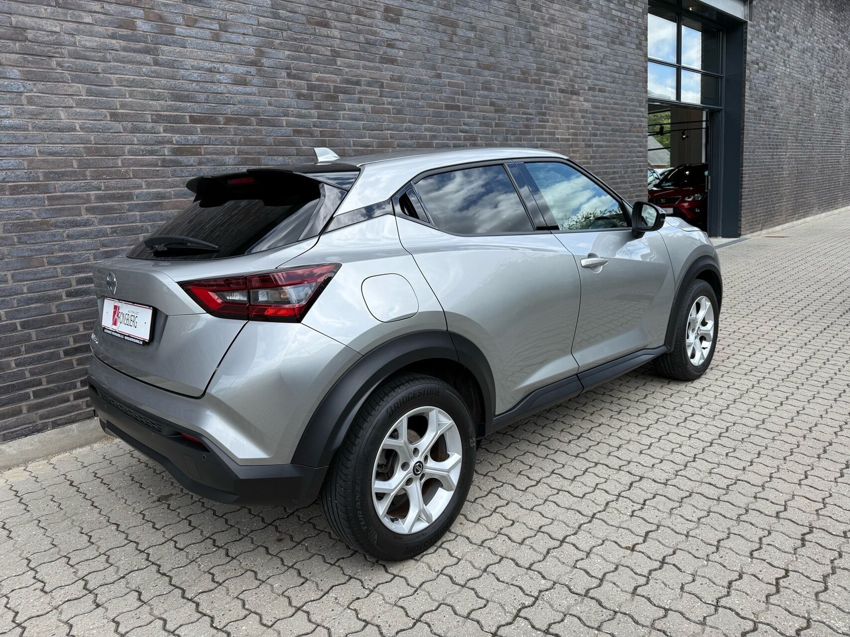 Sølv Nissan Juke fra 2020