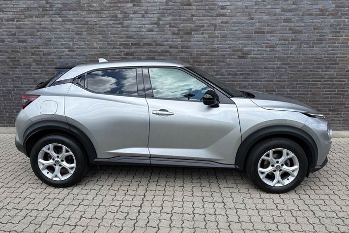 Sølv Nissan Juke fra 2020