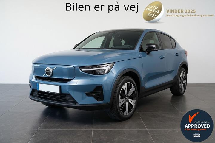 Blå Volvo C40 fra 2023 set udefra