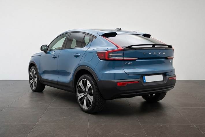 Blå Volvo C40 fra 2023