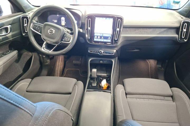 Blå Volvo C40 fra 2023