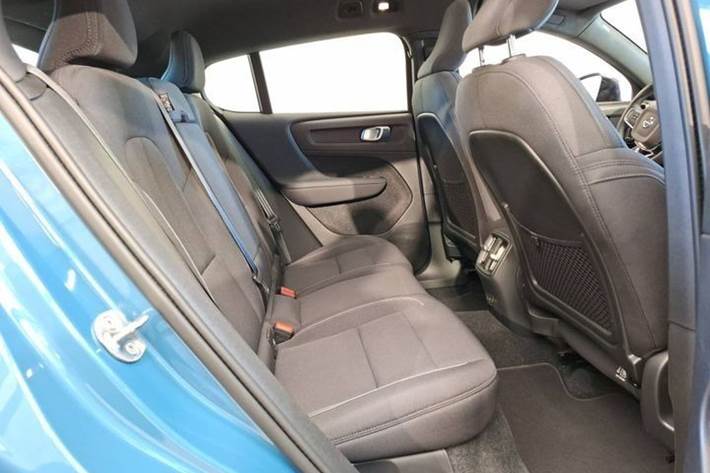 Blå Volvo C40 fra 2023