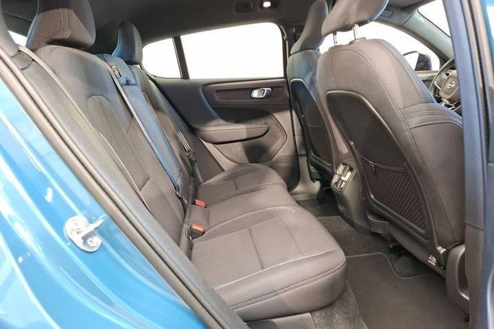 Blå Volvo C40 fra 2023