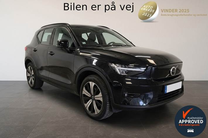 Grå Volvo XC40 fra 2023