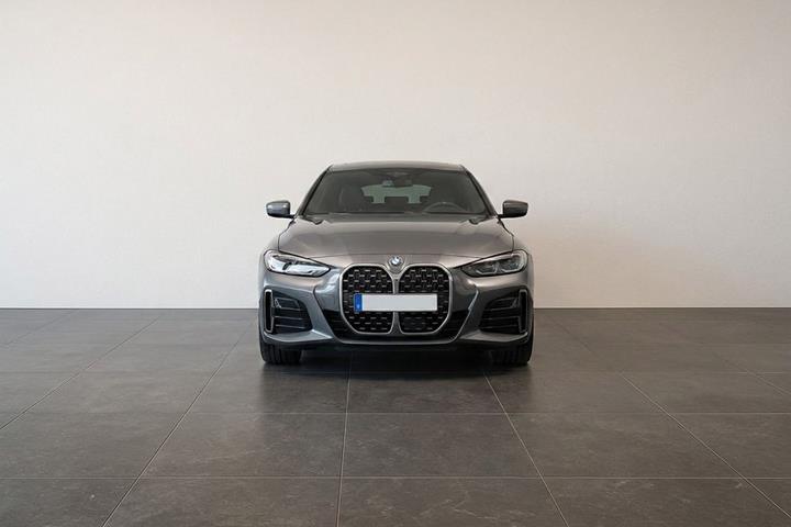 Grå BMW i4 fra 2022