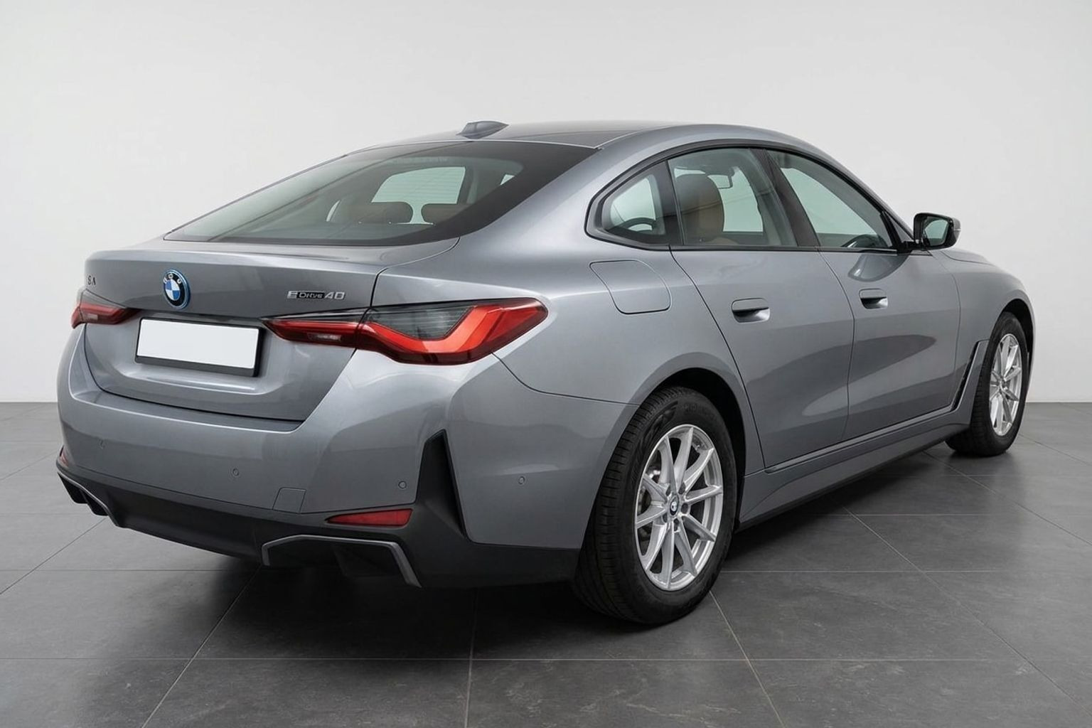Grå BMW i4 fra 2022