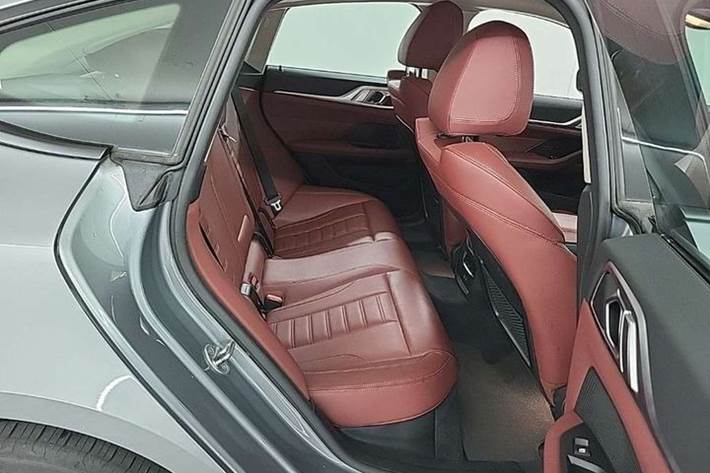 Grå BMW i4 fra 2022
