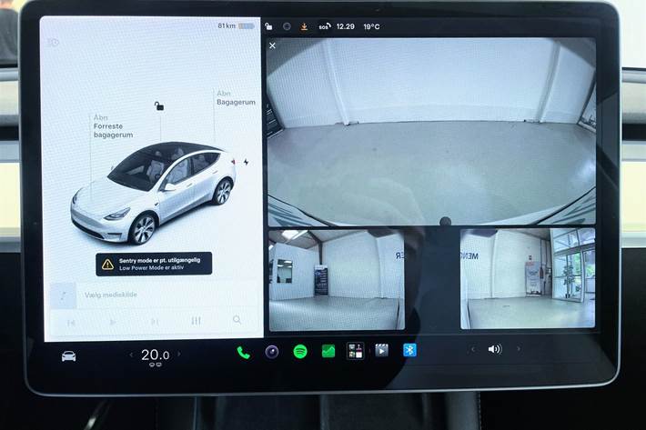 Hvid Tesla Model Y fra 2021