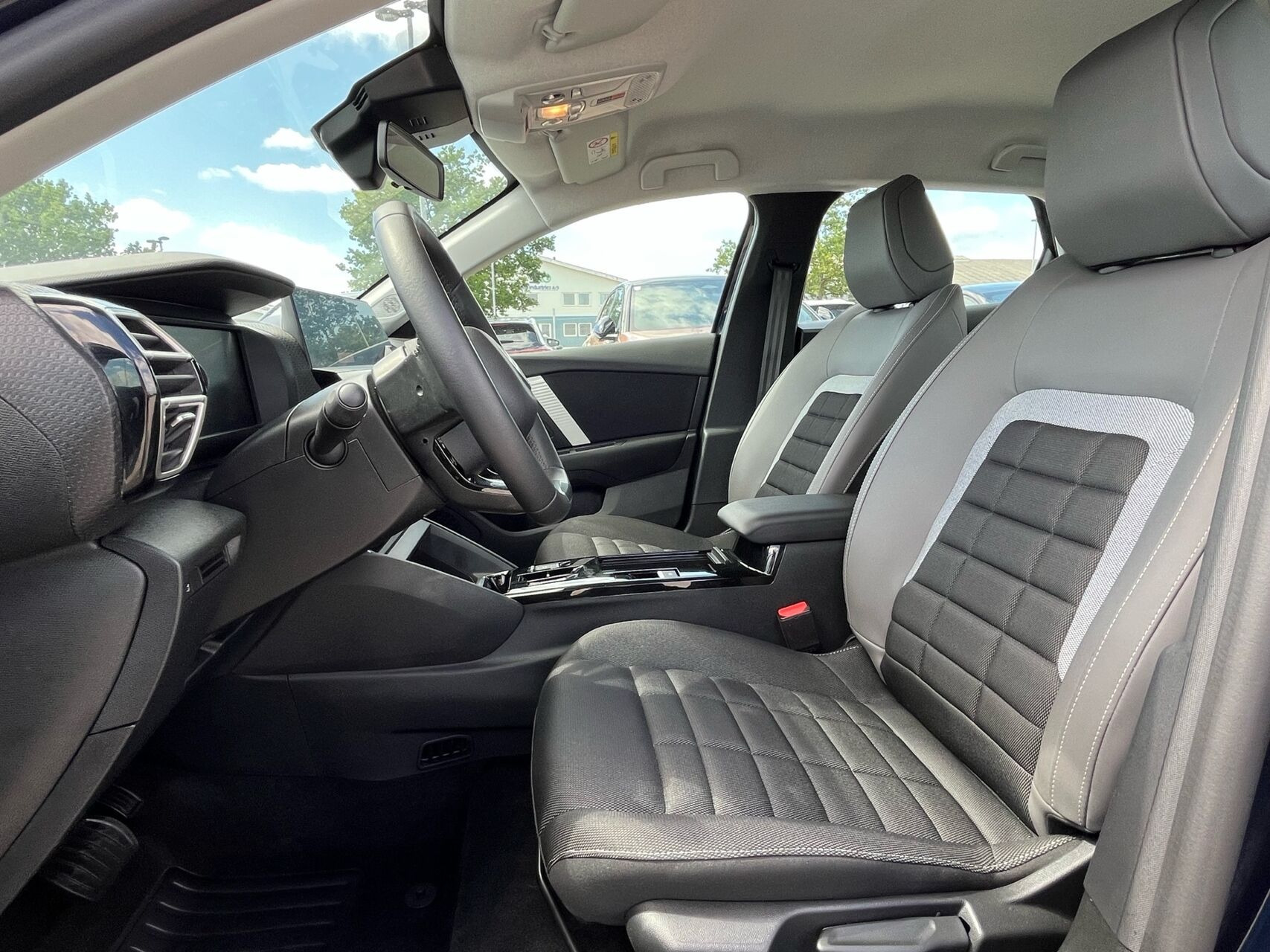 Blå Citroën ë-C4 X fra 2025