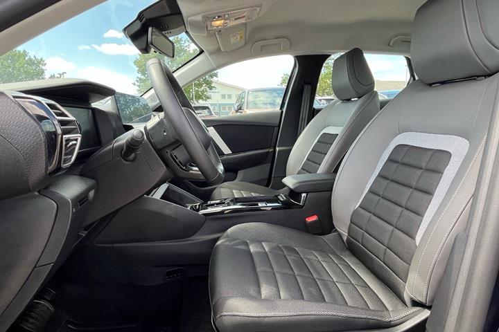 Blå Citroën ë-C4 X fra 2025