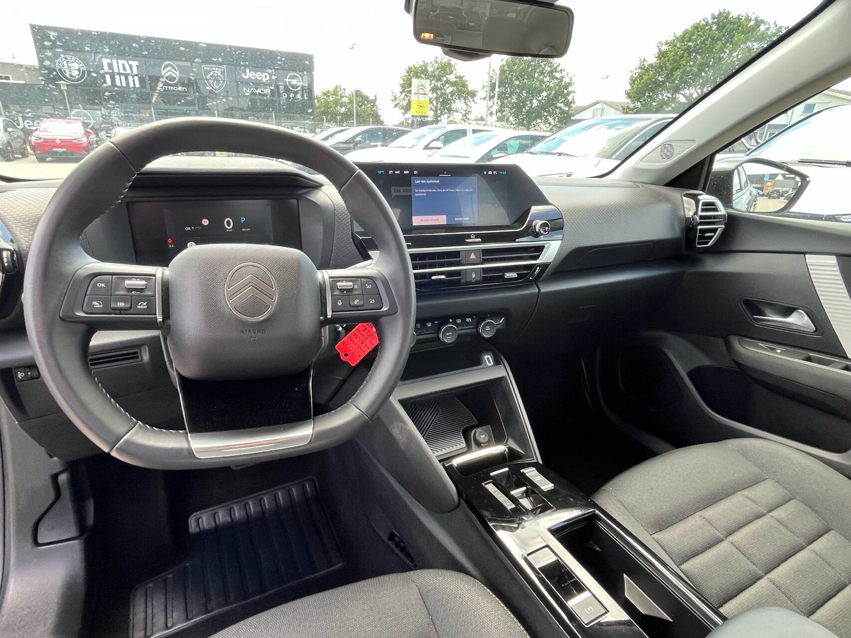 Blå Citroën ë-C4 X fra 2025